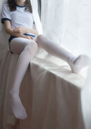 第一章柔佳少妇初尝云雨_国语版完整版