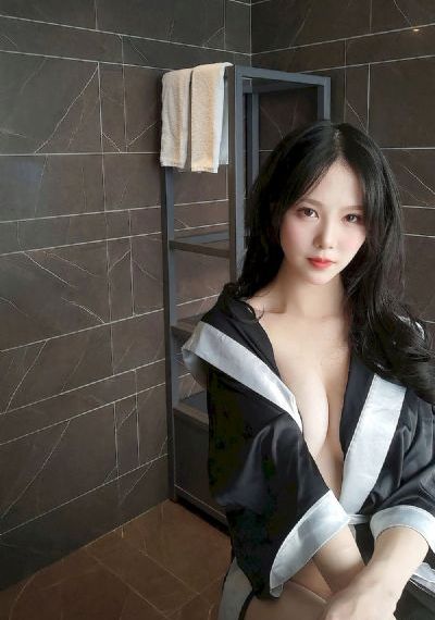 亚洲嫩模初次开破苞_4K影视在线观看